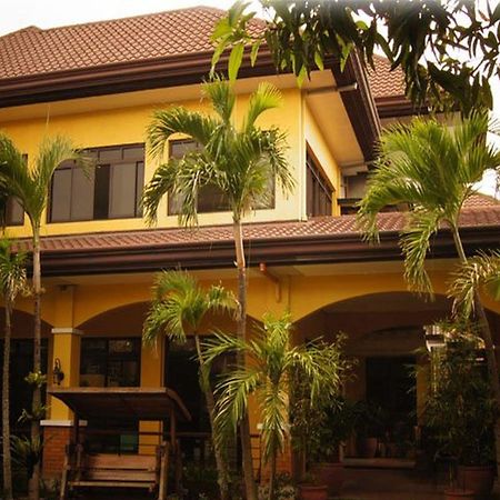Casa Verde Boutique Hotel And Gardens Imus Esterno foto