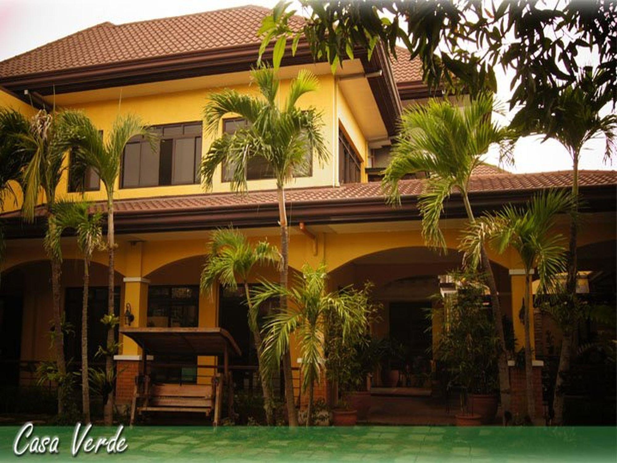 Casa Verde Boutique Hotel And Gardens Imus Esterno foto